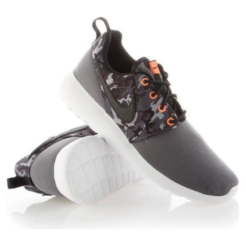 Nike Roshe One Print Jr 677782-004 shoe (EU 38,5)
