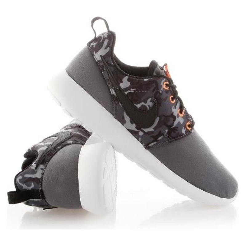 Nike Roshe One Print Jr 677782-004 shoe (EU 38,5)