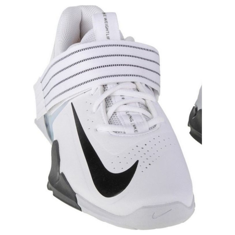 Nike Savaleos M CV5708-100 shoes (42)