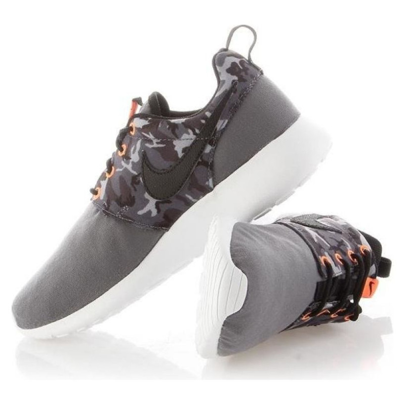 Nike Roshe One Print Jr 677782-004 shoe (EU 36)