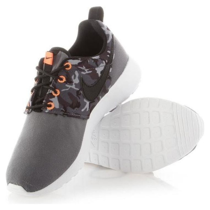 Nike Roshe One Print Jr 677782-004 shoe (EU 36)