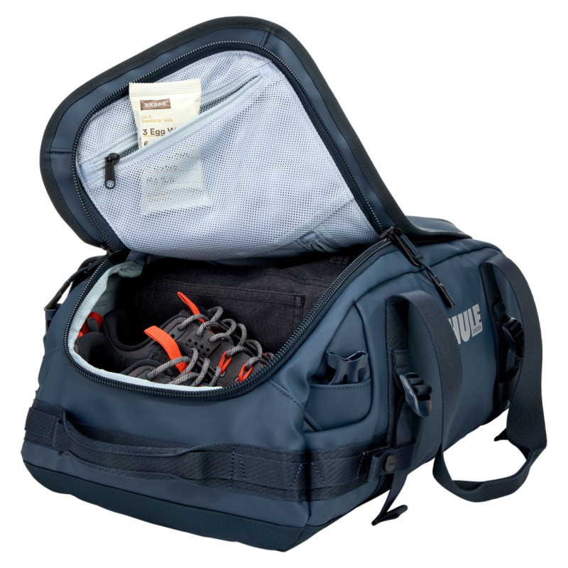 Thule 5586 Chasm 30L duffel bag darkest blue