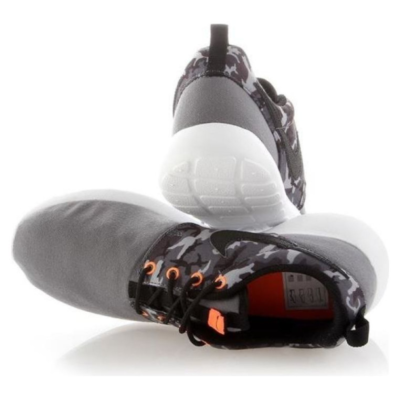 Nike Roshe One Print Jr 677782-004 shoe (EU 35,5)