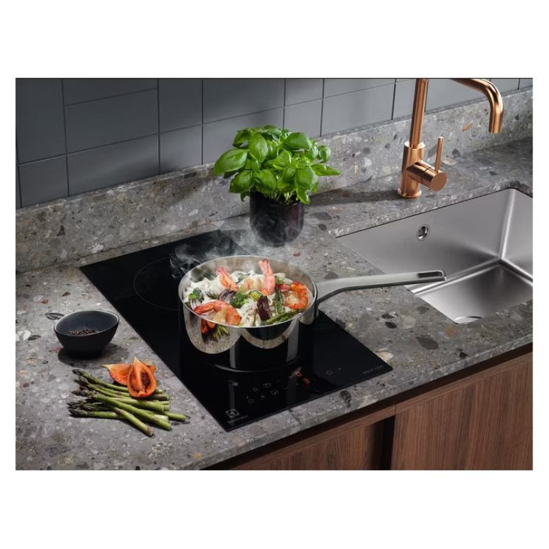 Electrolux indukcijas plīts virsma - LIT30231C