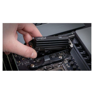 Crucial T700 1TB PCIe Gen5 NVMe M.2 SSD with heatsink