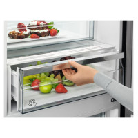 AEG No Frost ledusskapis ar saldētavu apakšā, 201 cm, melns - ORC8M361EL