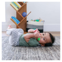Infantino Lil´ nibbles Vibrējošais zobgrauznis ābols
