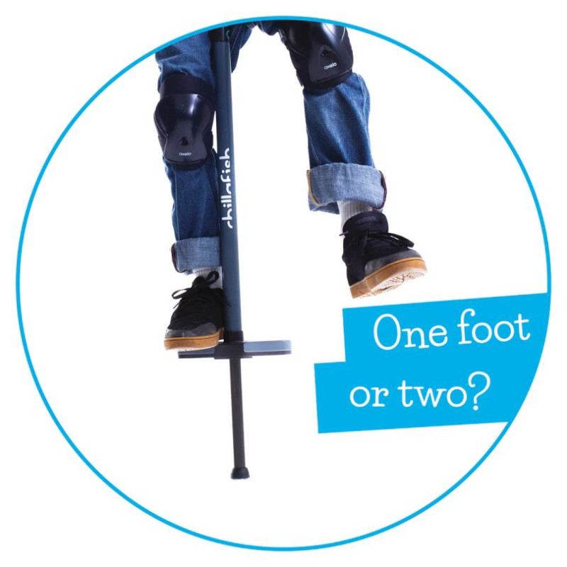 Chillafish Poogi lēkā&scaron;anas stienis , no 5 gadiem,zils - CPPG01BLU