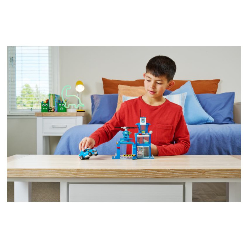 MAX CITY Klucī&scaron;i Policijas stacija, 889 gab.