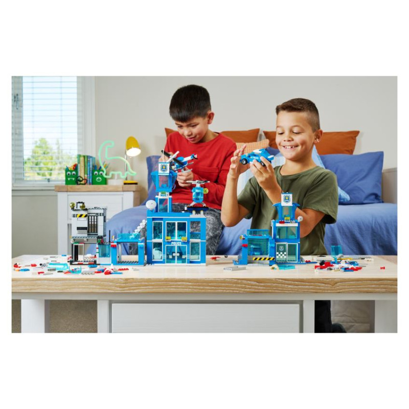 MAX CITY Klucī&scaron;i Policijas stacija, 889 gab.