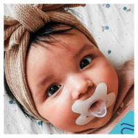 Canpol Babies Māneklis 100% silikons,simetrisks 6-12m, 24/002 white [A]