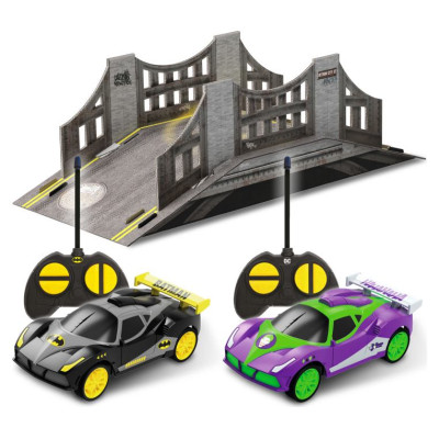 Bladez Betmens VS Džokers radiovadāmie auto, 2 gab. komplekts 1:28