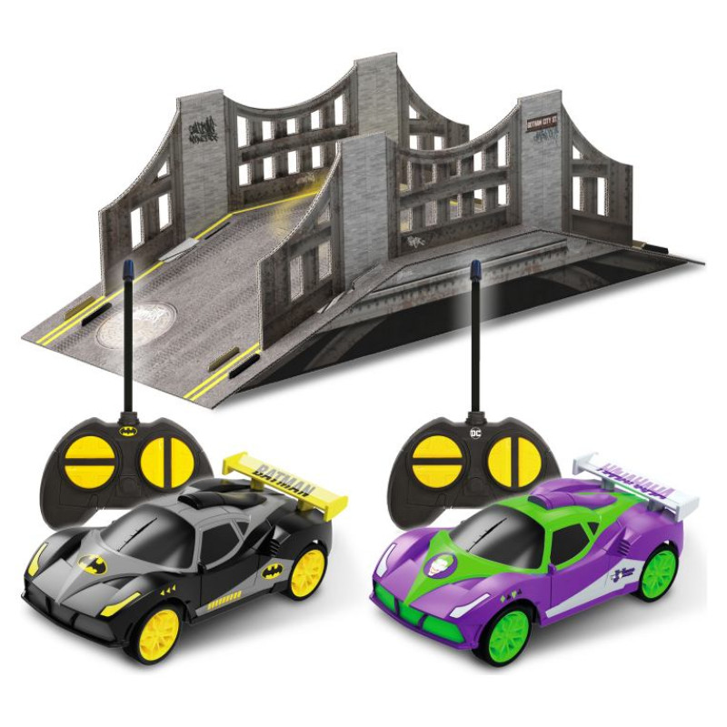 Bladez Betmens VS Džokers radiovadāmie auto, 2 gab. komplekts 1:28