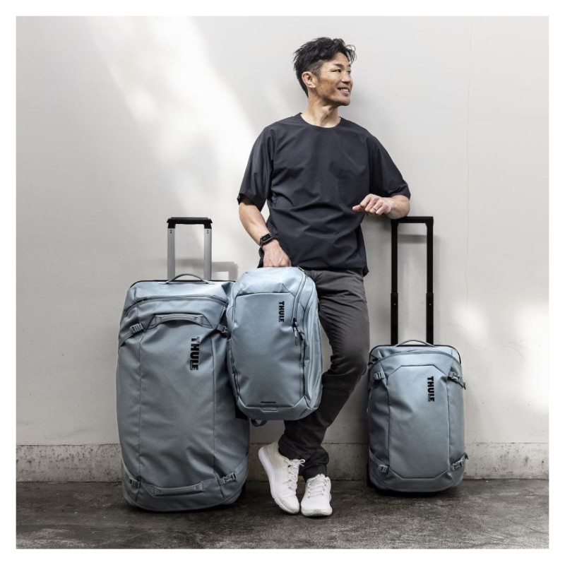 Thule 4986 Chasm Carry on Wheeled Duffel Bag 40L Pond Gray