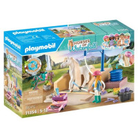 Playmobil WORLD OF HORSES Mazgāšanas stacija ar Izabellu un Lauveni 71354