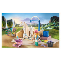 Playmobil WORLD OF HORSES Mazgāšanas stacija ar Izabellu un Lauveni 71354
