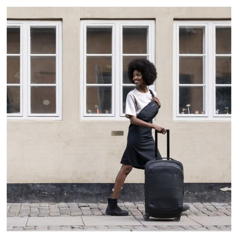 Thule 5049 Subterra 2 checked spinner black