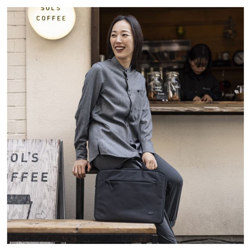 Case Logic 5103 Invigo Eco Laptop Attache 15.6 INVIA114 Black