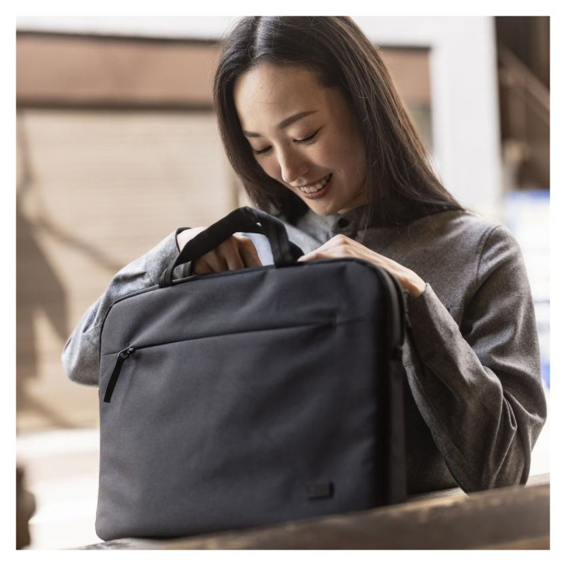 Case Logic 5103 Invigo Eco Laptop Attache 15.6 INVIA114 Black