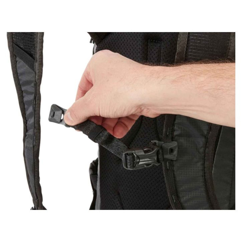 Thule 4088 Stir 18L hiking backpack obsidian