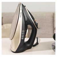 Petra PF01480VDE 2200W Steam iron
