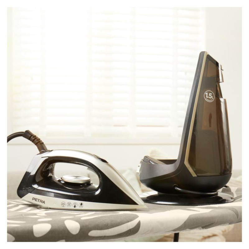 Petra PF01483VDEEU7 2600W Steam Station Black and Platinum